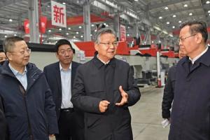 湖北省委副書記、省長李殿勛調研華工科技